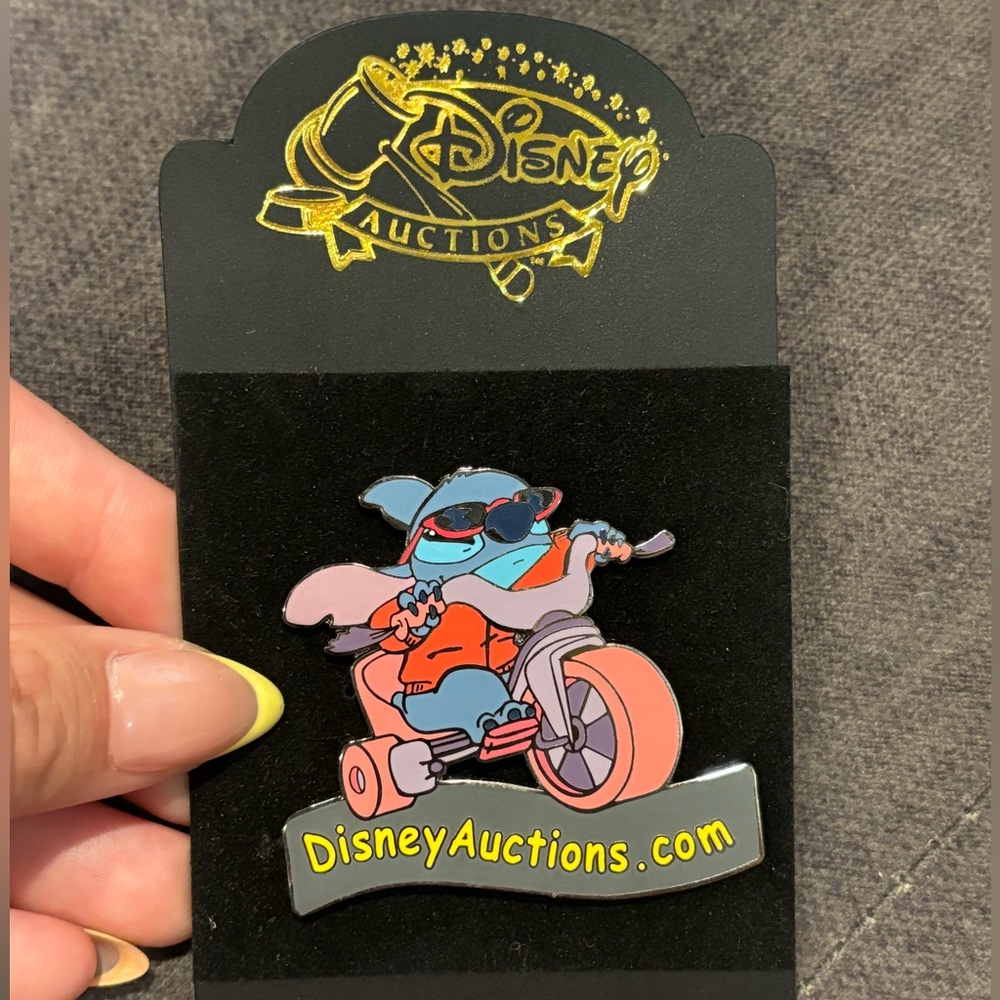 5/$25 Disney Auctions Stitch Pin